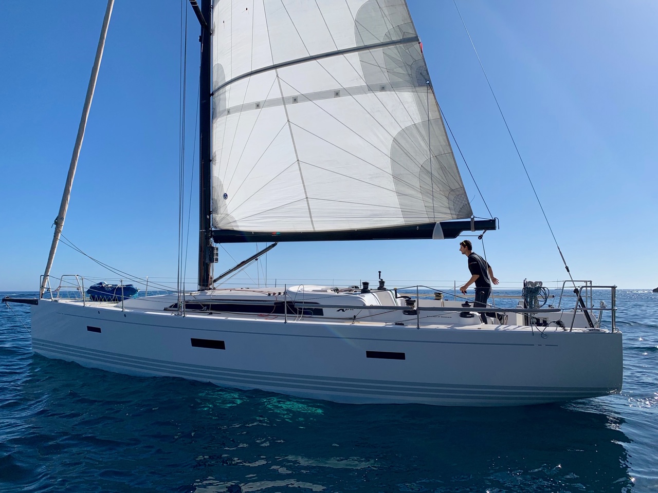 Single Handed win for Sean Borg in the Round Comino Race