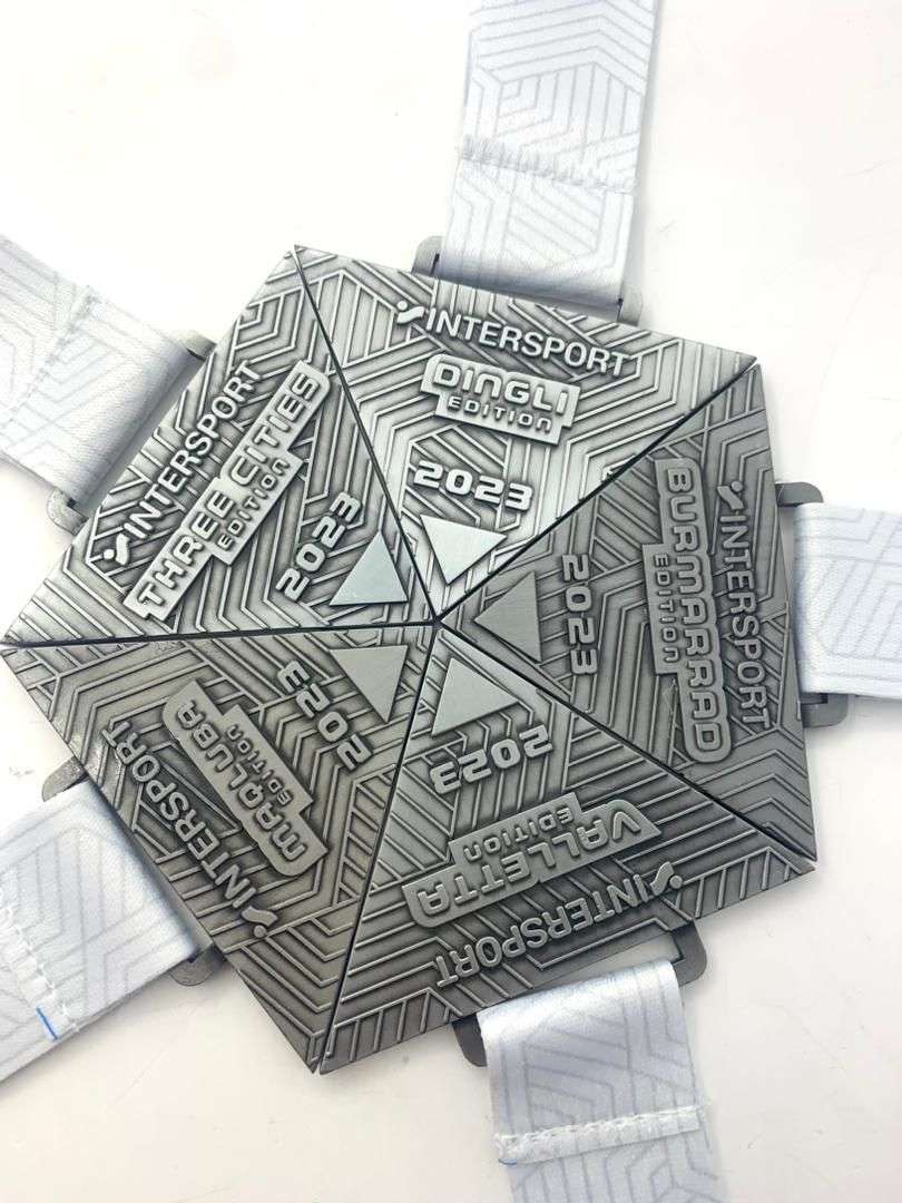 The limited edition 2023 Intersport 10k Series medal