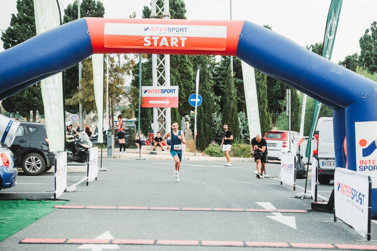The Intersport start arch on the Burmarrad course