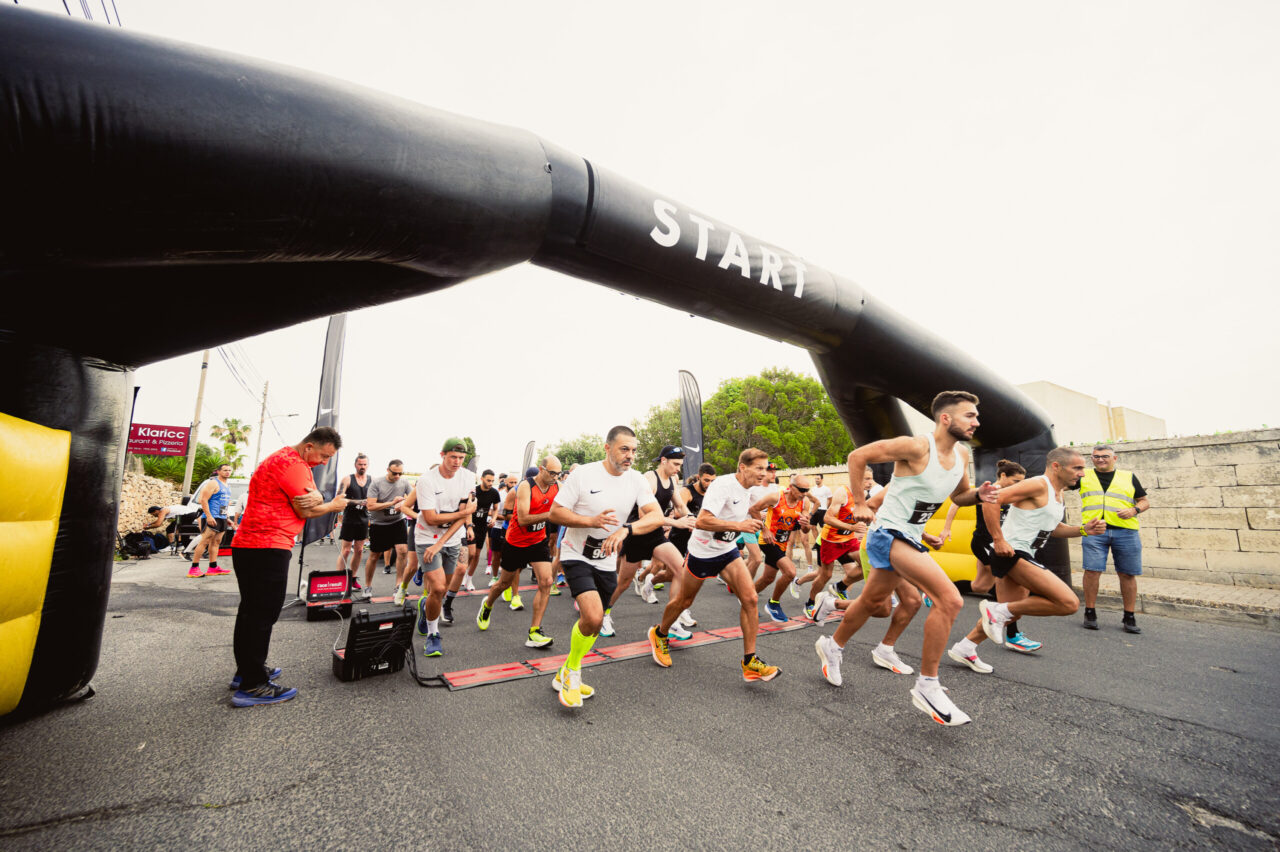 Runners leaving the start of the Hudson Race Series Dingli Edition