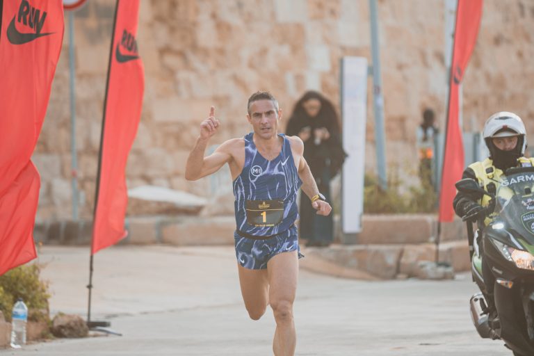 Mark Herrera and Jemima Farley win the opening race of the 2026 Hudson Race Series